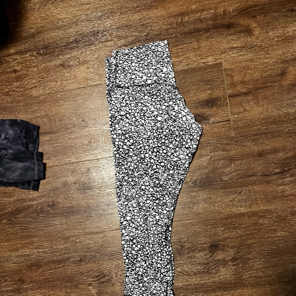 Lululemon aligns - size 12 23 inch - used like new